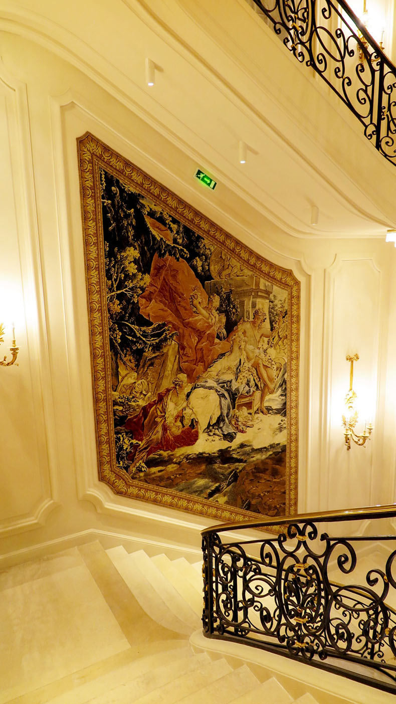 pose-de-tenture-murale-hotel-ritz-paris