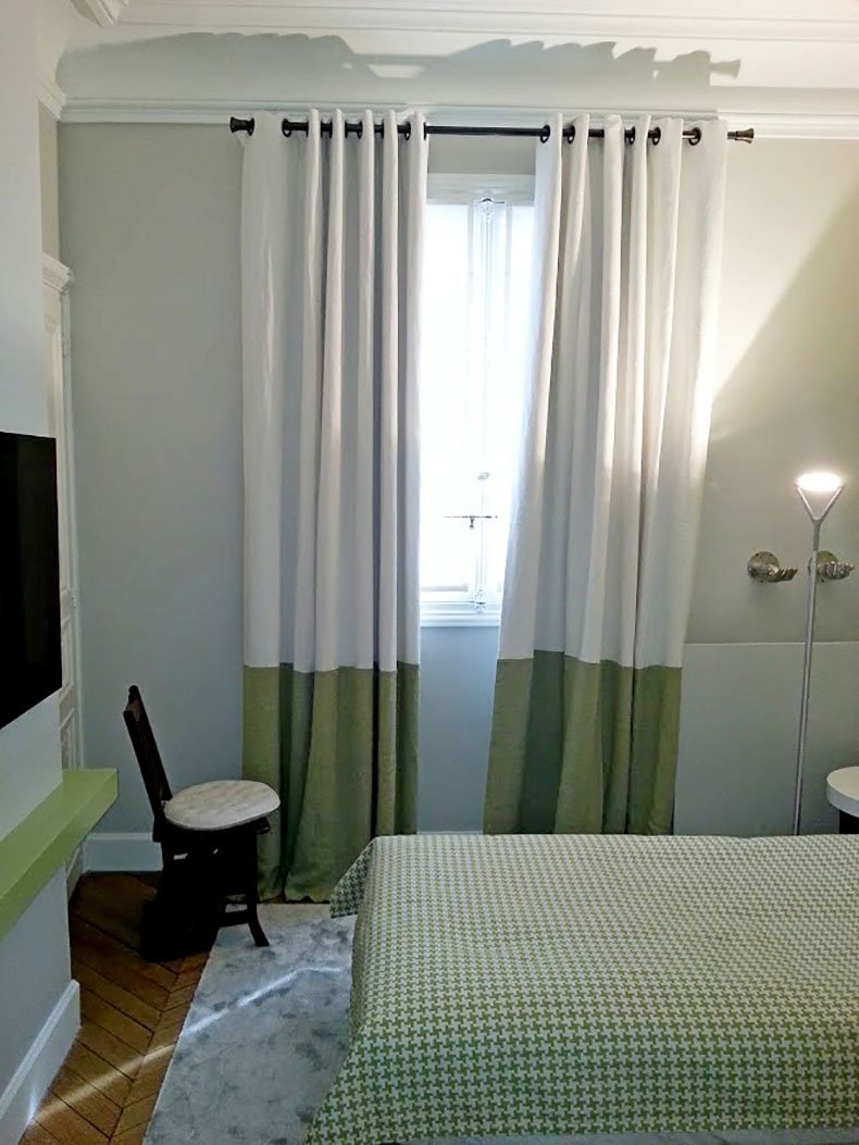 Double rideaux sur mesure Tête oeilllet chambre d'hotel, Tapissier à Paris  6, 8, 16, 17 et Neuilly